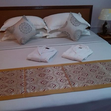 Great Glory Hotel Янгон Екстериор снимка