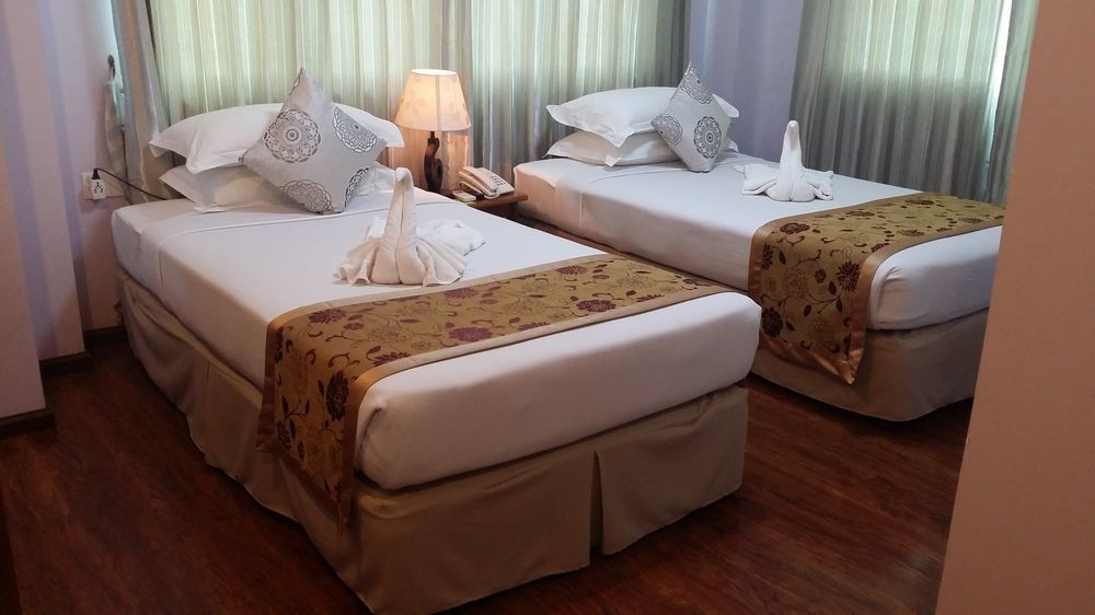 Great Glory Hotel Янгон Екстериор снимка