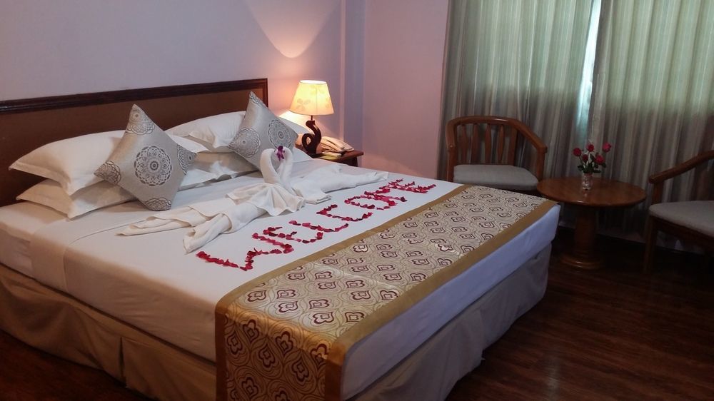 Great Glory Hotel Янгон Екстериор снимка